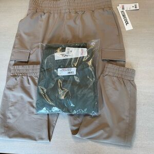 32 Degrees Mocha and Sage Women’s Green Cargo Joggers